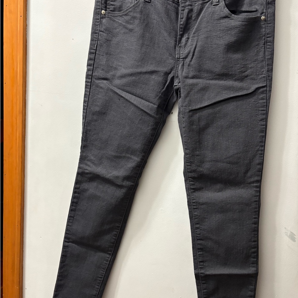 Stylish Gray Skinny Jeans